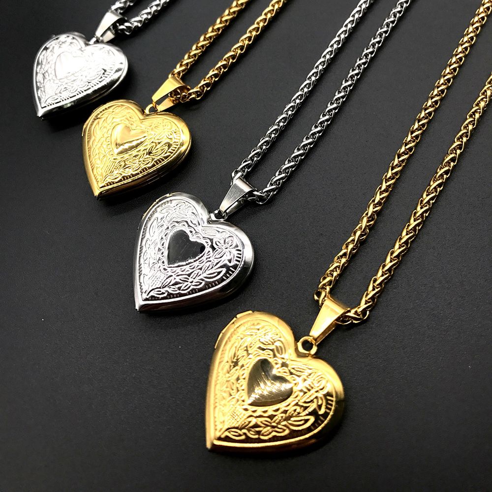 Heart Locket Necklace Photo - صورة الموضة صورة المنجد قلادة قلادة