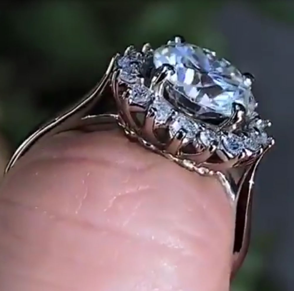 مخصص الصلبة 10K الذهب الأبيض ا - مراجعة Moissanite Engagement Ring 1 Carat وسعره