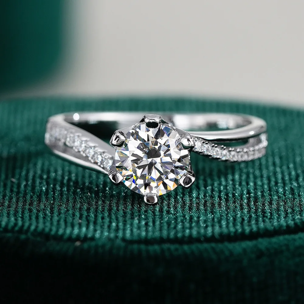 خاتم لوميرا بتصميم ملتوي مرصع  - مراجعة Moissanite Engagement Ring 1 Carat وسعره